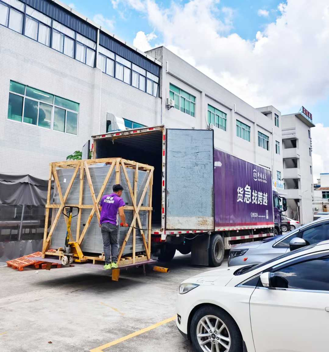 裝車出貨 裝車出貨